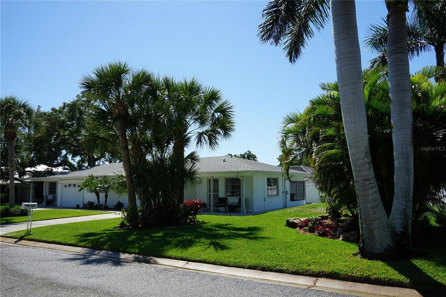 Available February 2026! Beautiful and unique "West of the Trail" rental property only 5 minutes to Siesta Key. This 2-bedroom, 1-bath duplex right off the intracoastal waterway. The unit was renovated in 2018 (appliances and bathroom) 2025 (new flooring). Centrally located to Gulf Gate and Central Sarasota Parkway with an abundance of shopping within 5 minutes including Publix, Lowes, Sprouts, Target and the Westfield Sarasota Square shopping mall. Situated on a waterfront dead-end street. Lovely for walks and bike rides. The property offers mature oak trees and an abundance of palm trees. Water, trash, sewer, pest control and landscaping are INCLUDED in rent. Tenant pays electric and cable/internet. This is a rare find for a rental property in Sarasota! *Flexible lease terms available (six month minimum lease). Unit is available unfurnished or furnished. Furnished rate is $2,200/month.

Owner pays for water, sewer, trash and mowing. Tenant responsible for electric and cable/internet. No smoking. May consider pets. Flexible lease terms available and offered furnished or unfurnished.