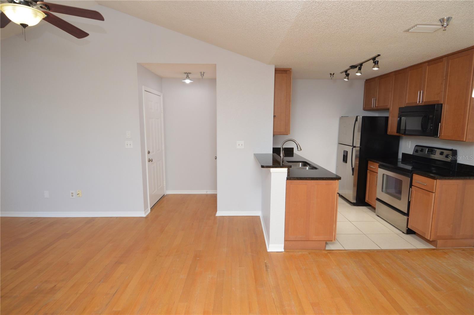 ITOPIA PRIVATE RESIDENCES CONDO - Residential Lease