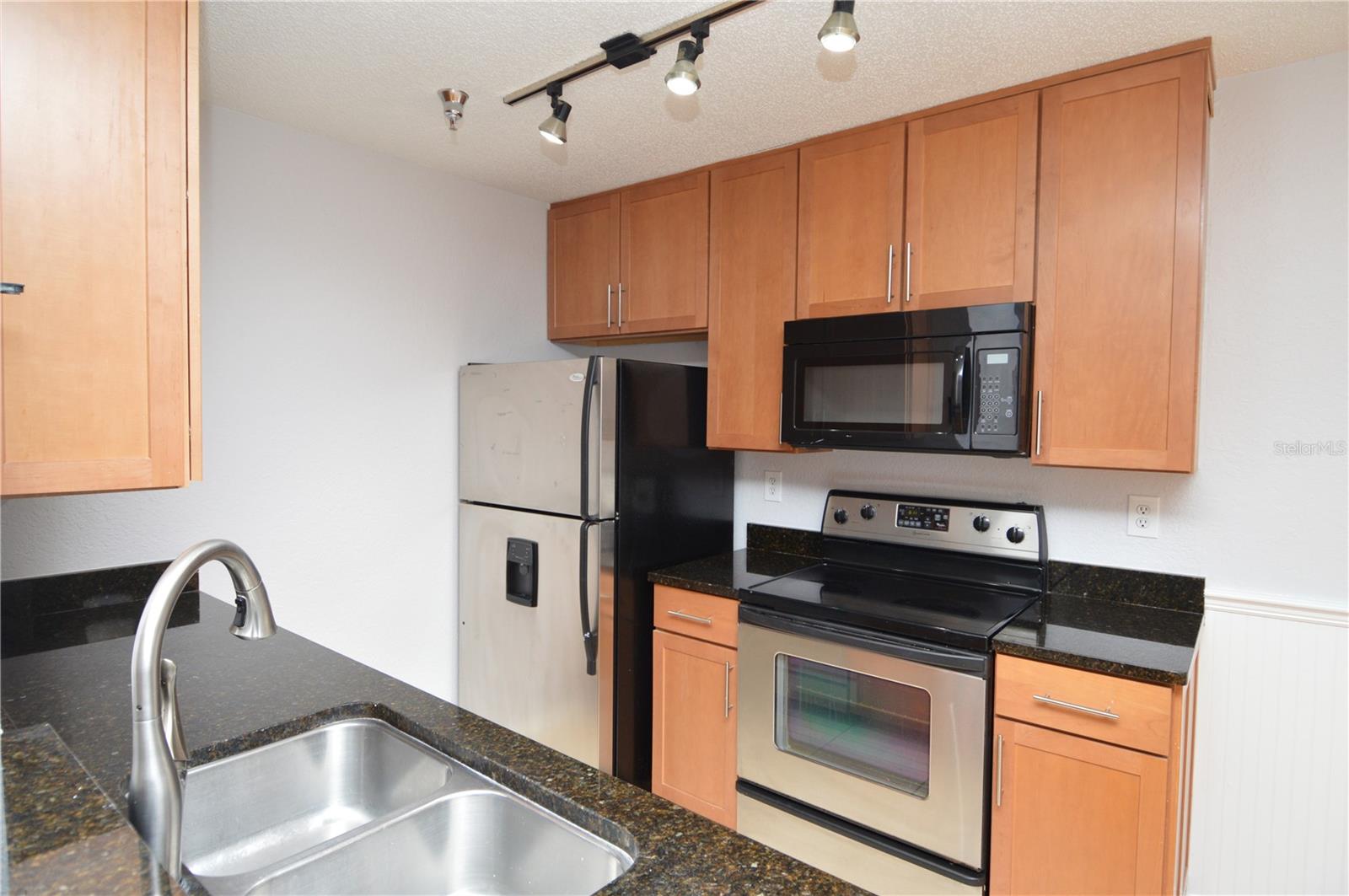 ITOPIA PRIVATE RESIDENCES CONDO - Residential Lease