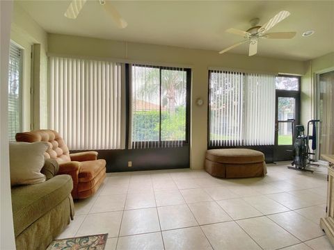 A home in LAKE WALES