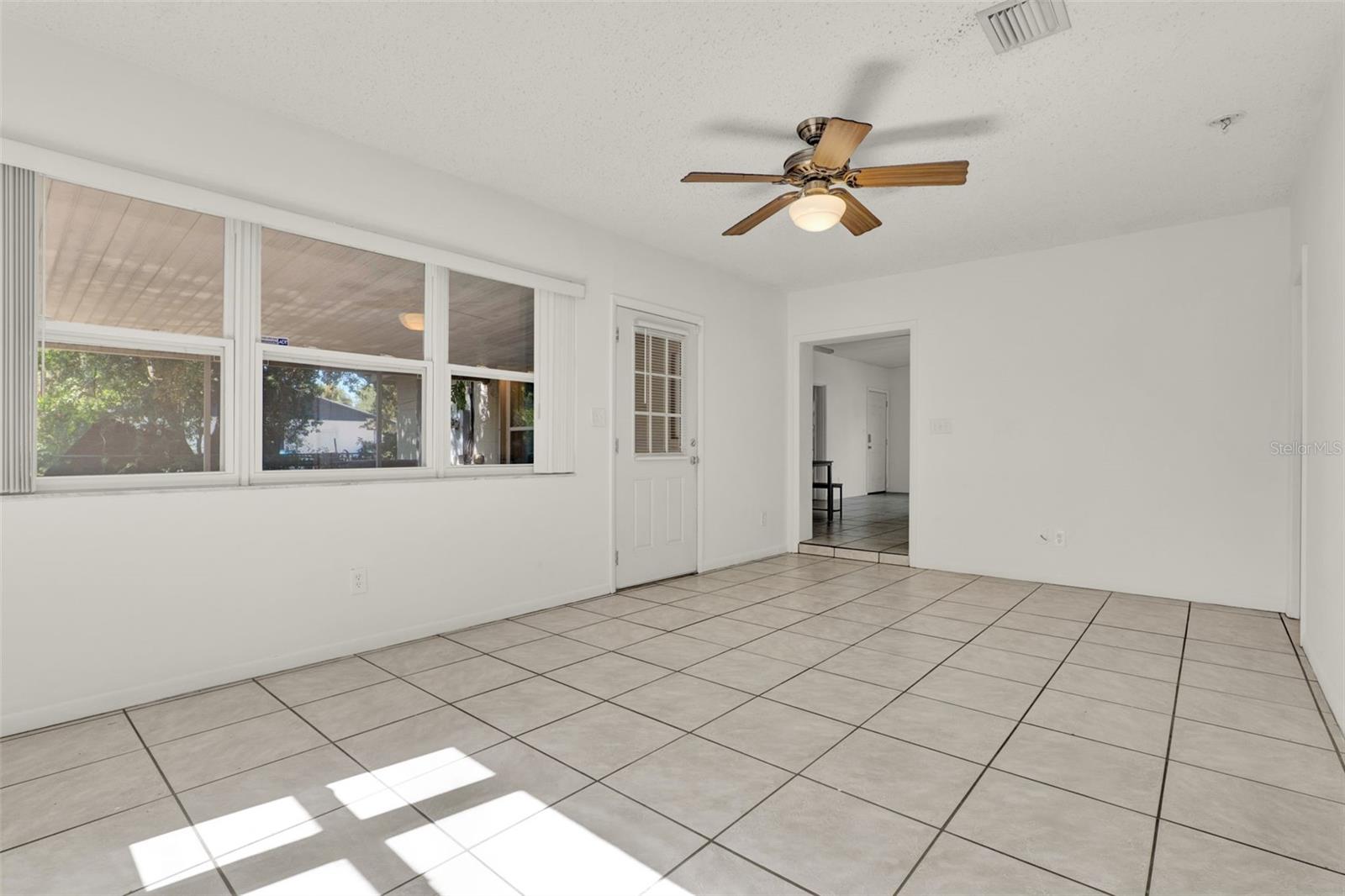 ROCK LAKE SHORES 1ST ADD - Residential