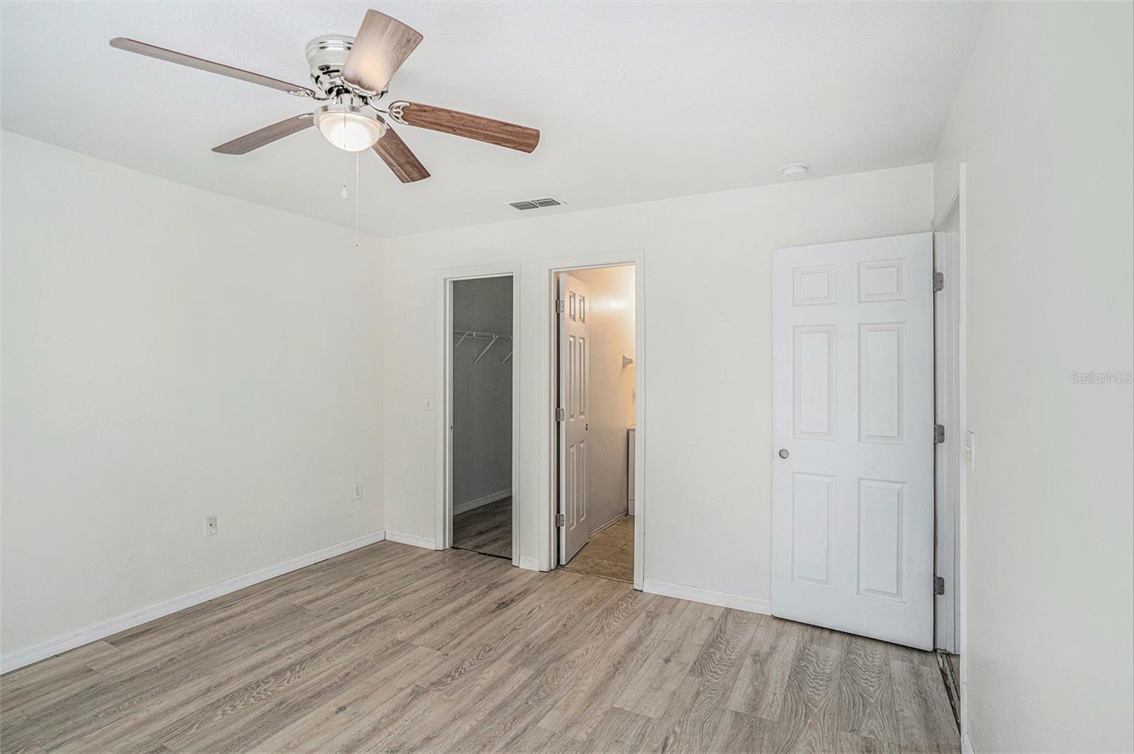 RIVER MANOR - Residential