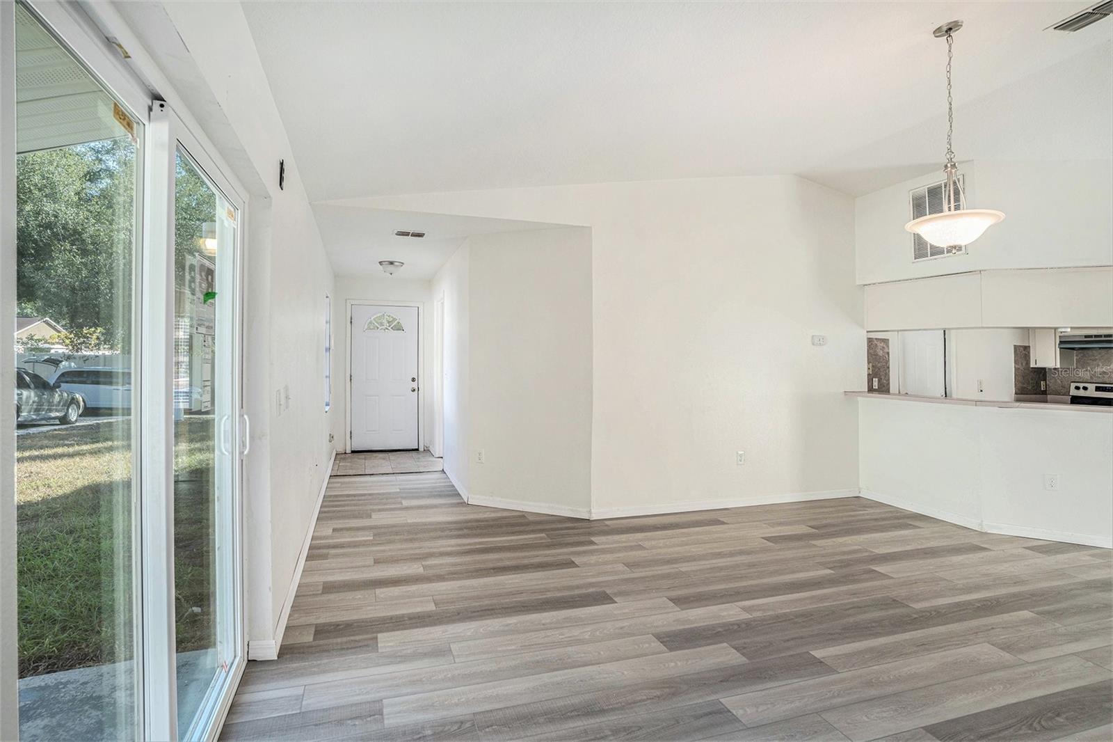 RIVER MANOR - Residential