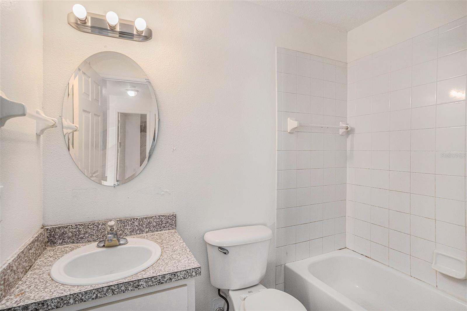 RIVER MANOR - Residential