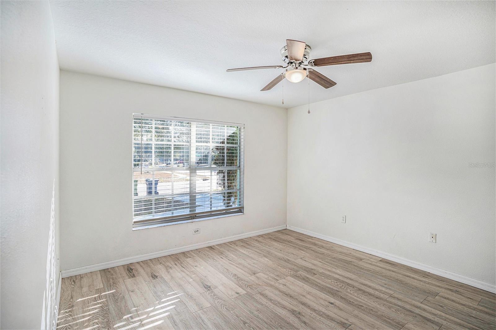 RIVER MANOR - Residential