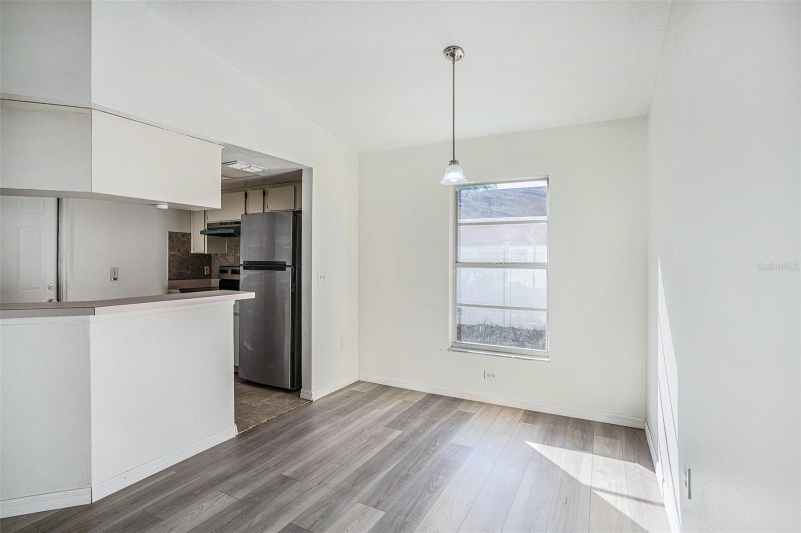 RIVER MANOR - Residential