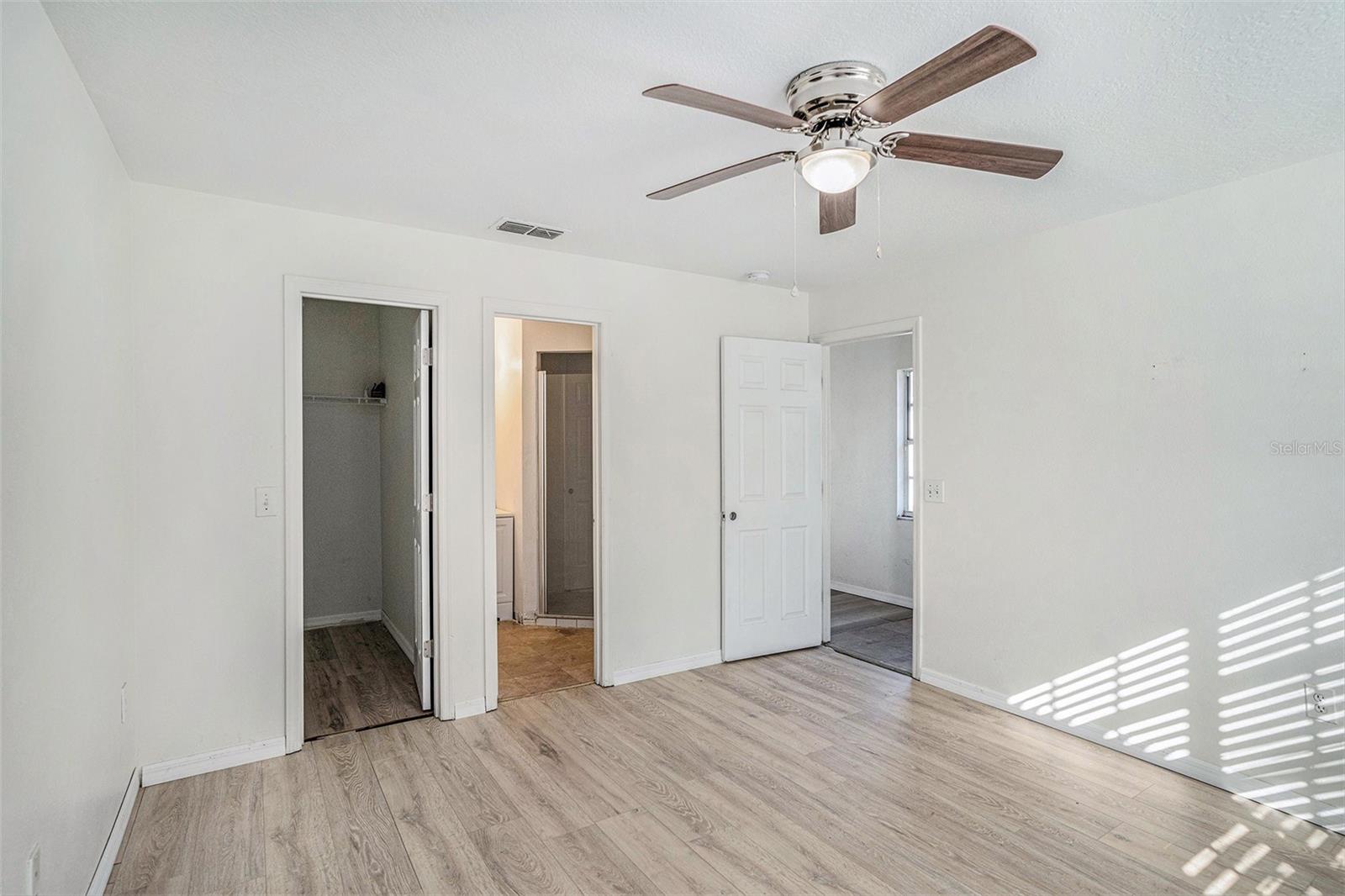 RIVER MANOR - Residential