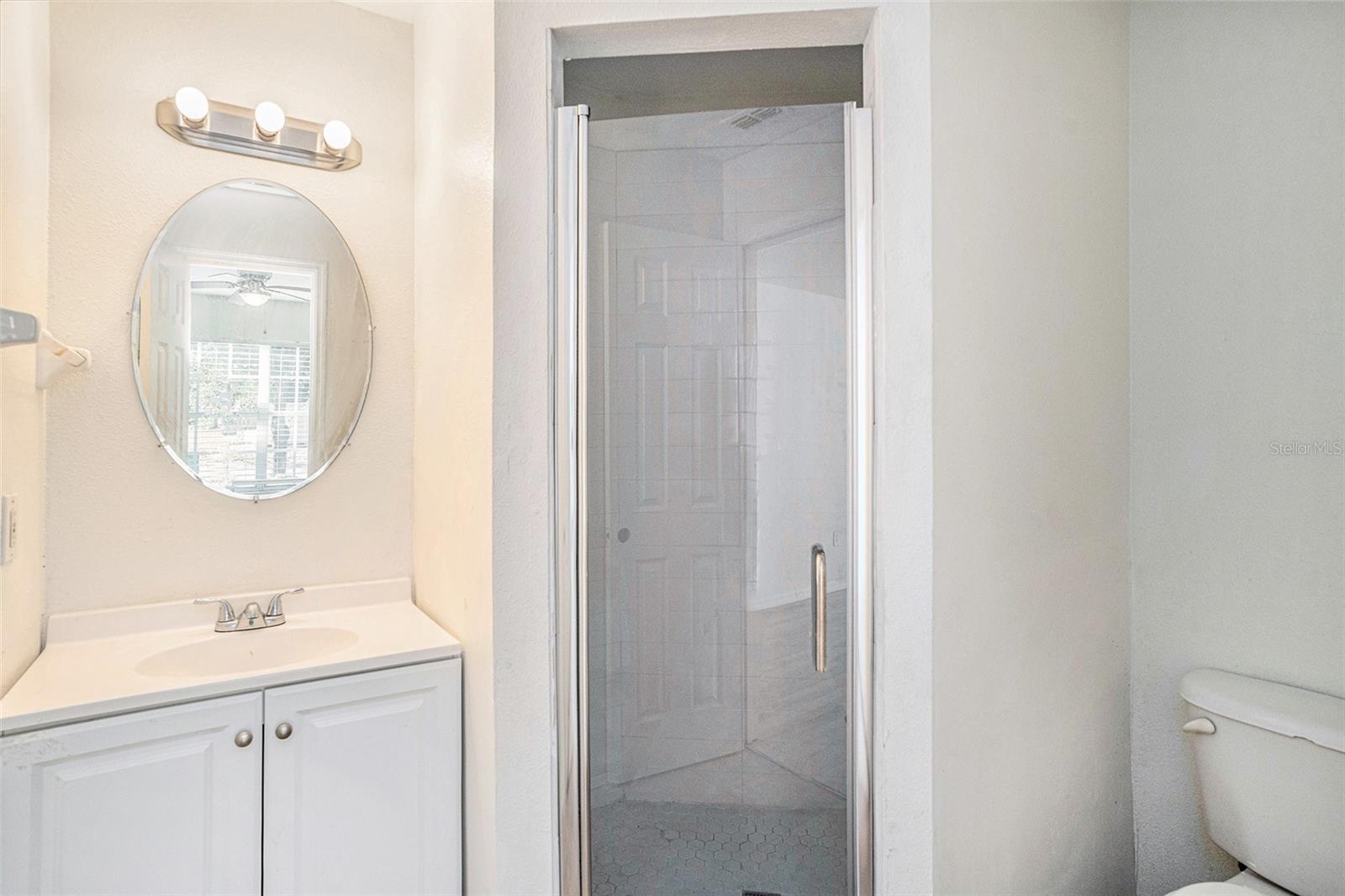 RIVER MANOR - Residential