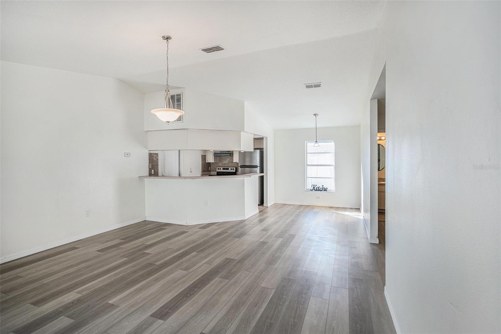 RIVER MANOR - Residential