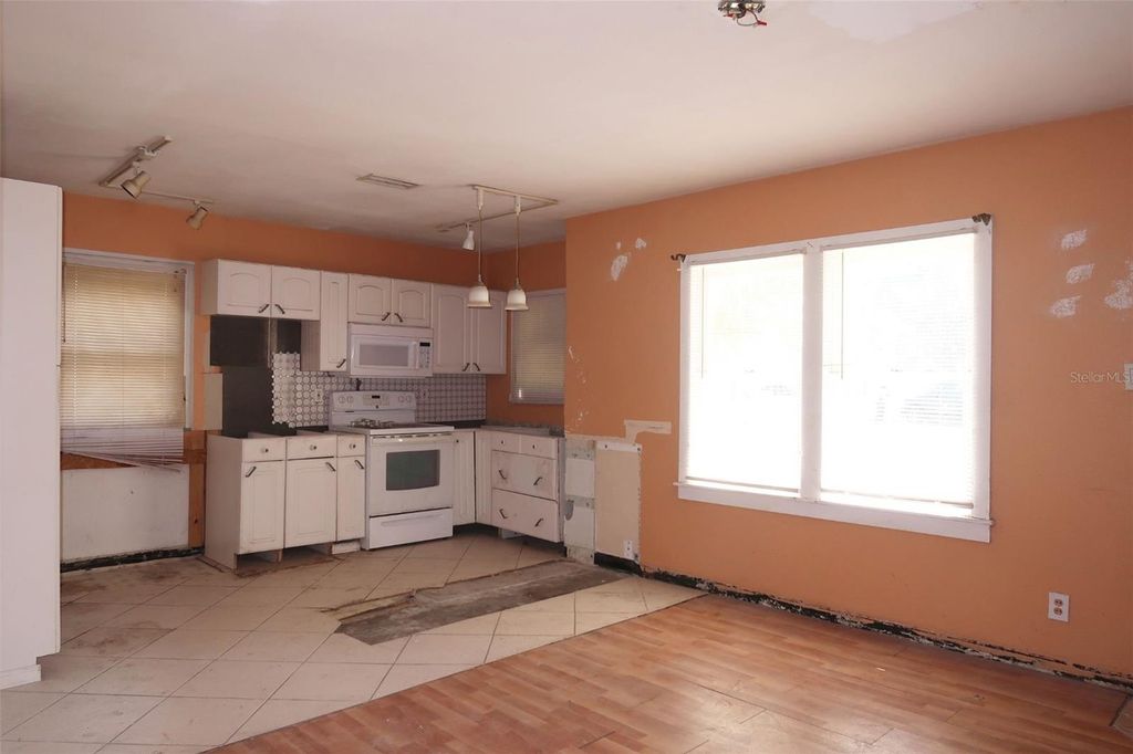 Photo of 2501 54th Street S, Gulfport, FL 33707 (MLS # TB8416956)