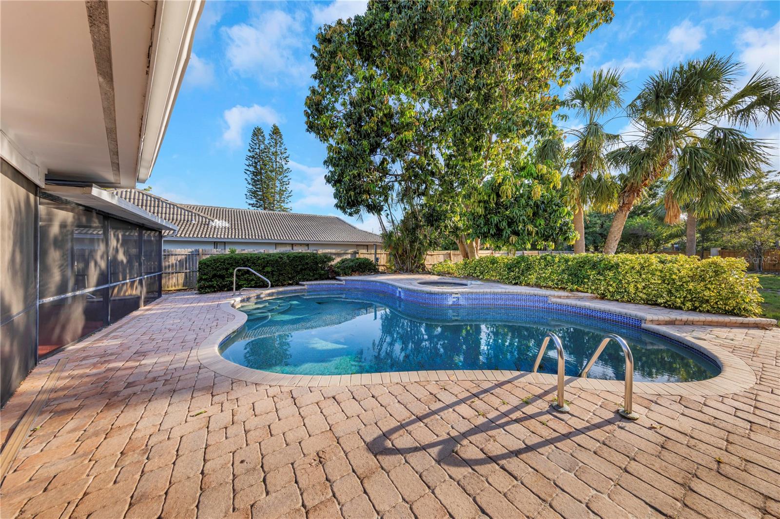 605 CITRUS COURT