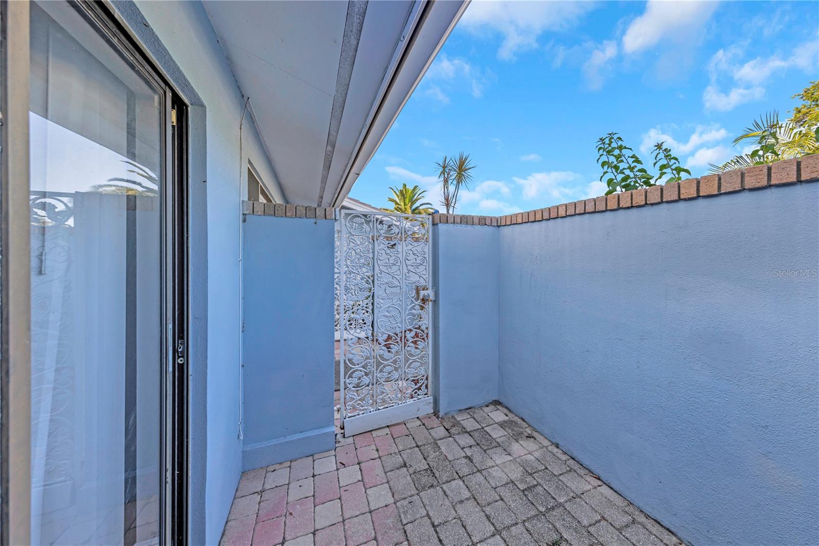 605 CITRUS COURT