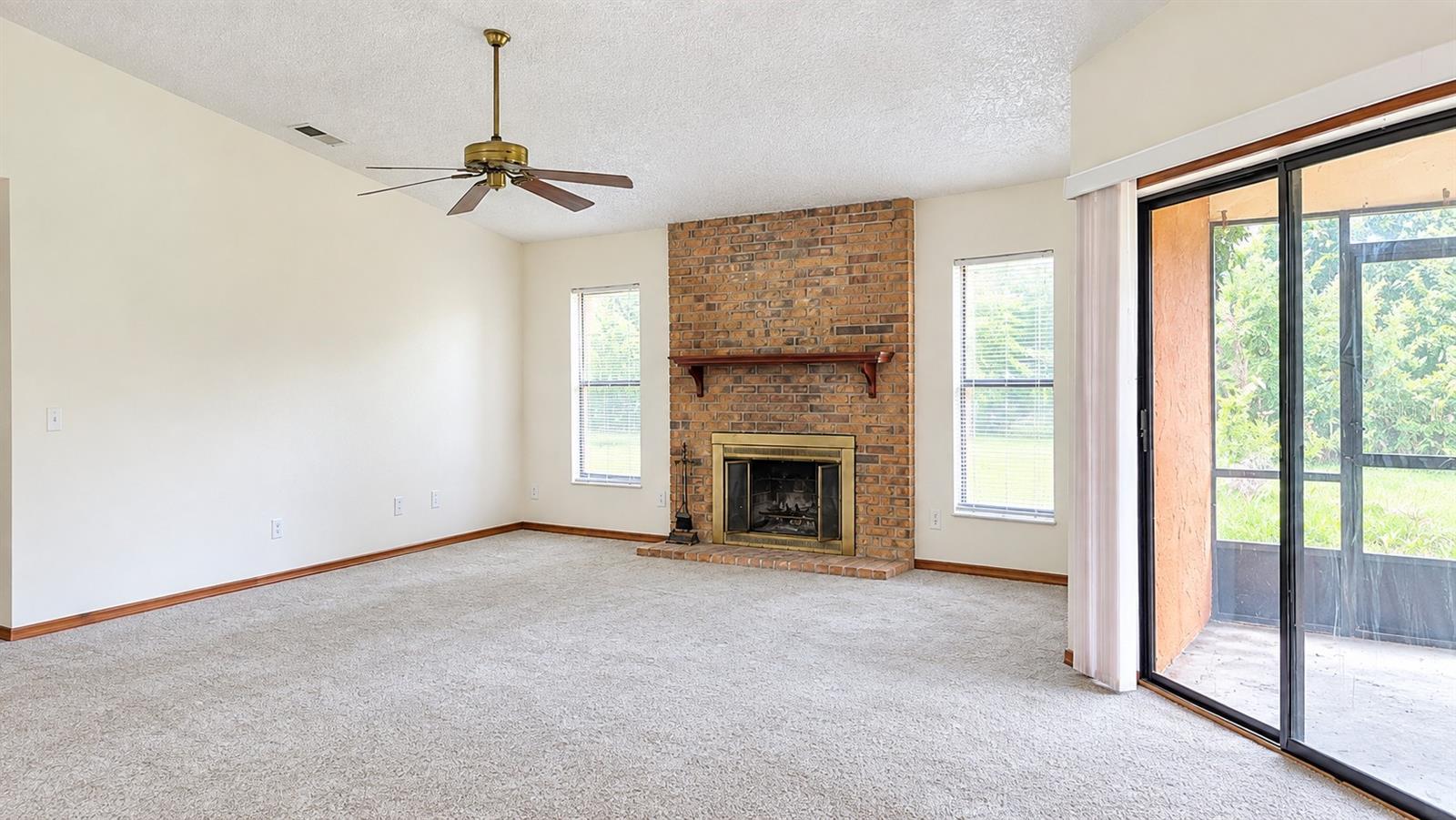 2585 DERBY DRIVE