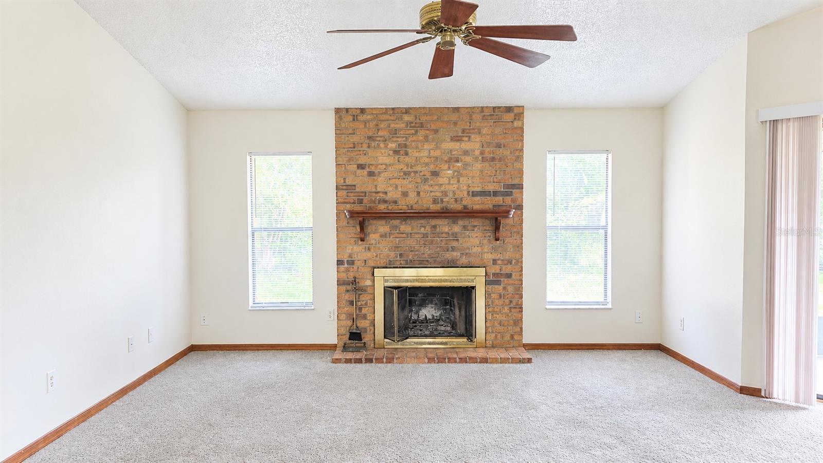2585 DERBY DRIVE