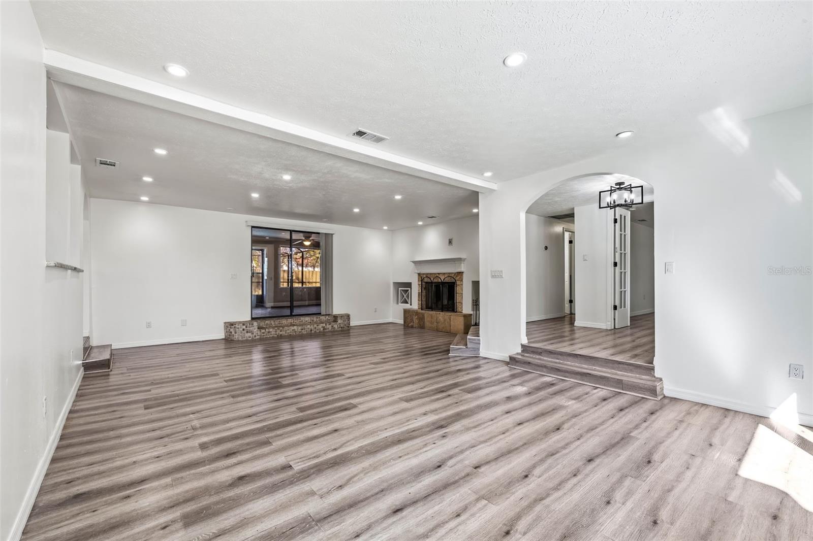 1122 S MULRENNAN ROAD