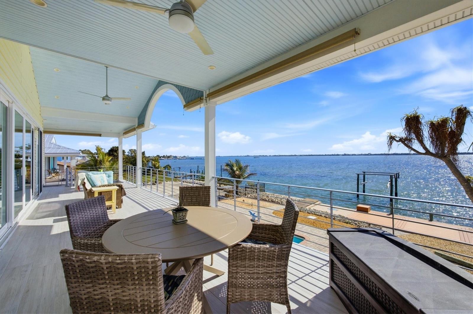 905 CHAPIN BOULEVARD