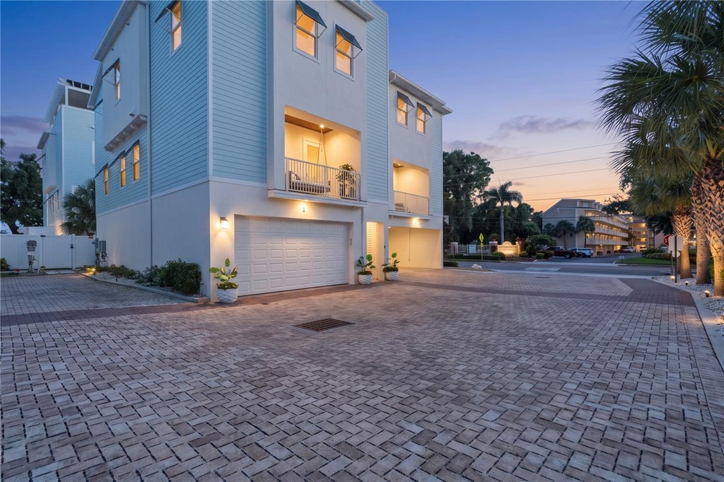 Photo of 1413 Bayshore Boulevard #2, Dunedin, FL 34698 (MLS # TB8557324)