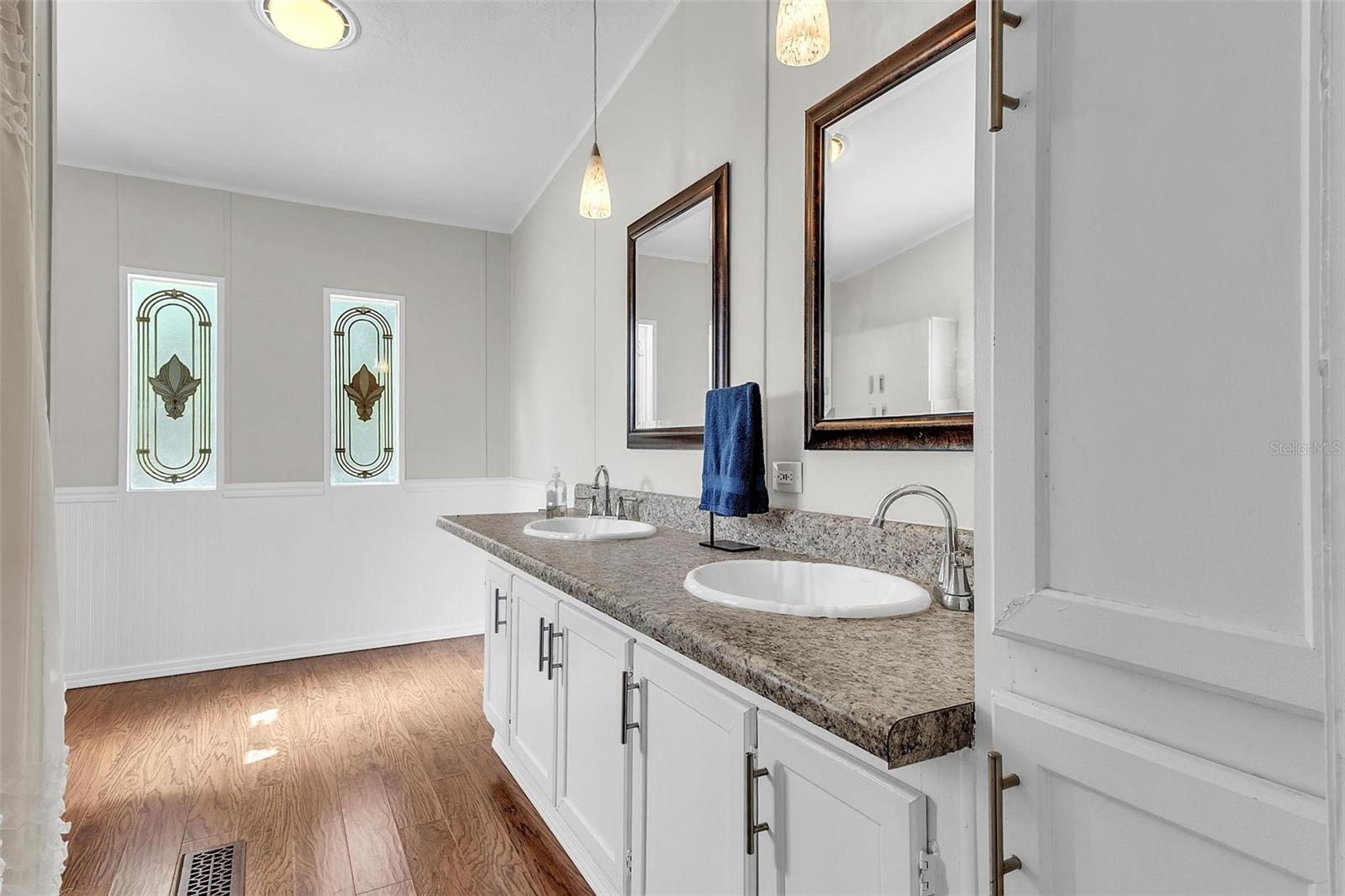 MIRROR LAKE BEACHES - Residential