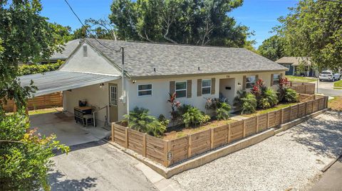 Photo of 710 31st Avenue N, St Petersburg, FL 33704 (MLS # TB8512406)