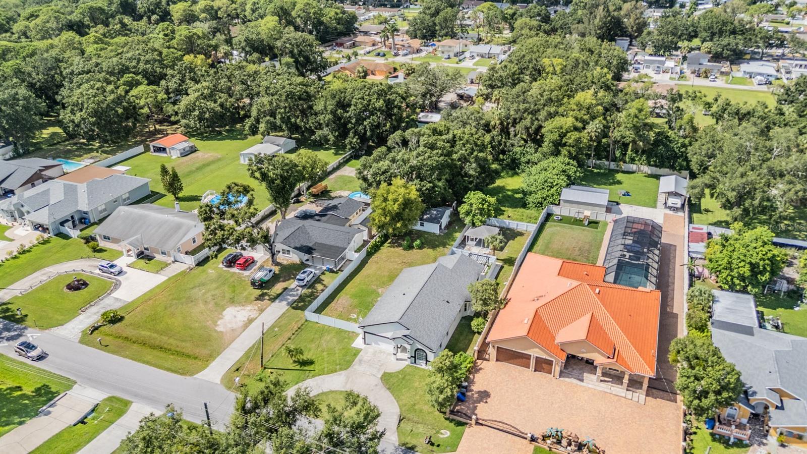 8905 W HAMILTON AVENUE