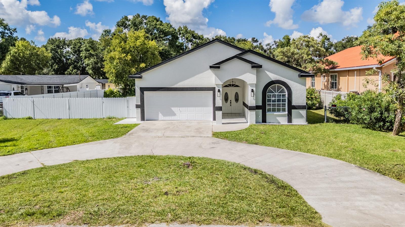 8905 W HAMILTON AVENUE