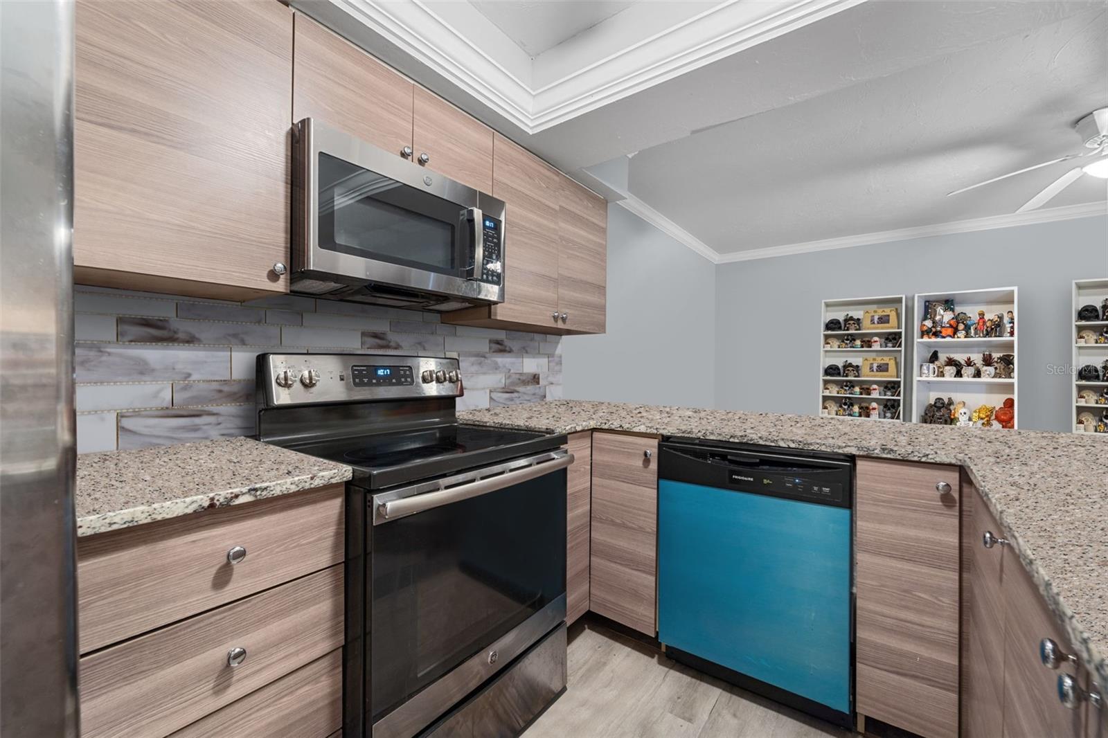 1112 LONGFELLOW ROAD