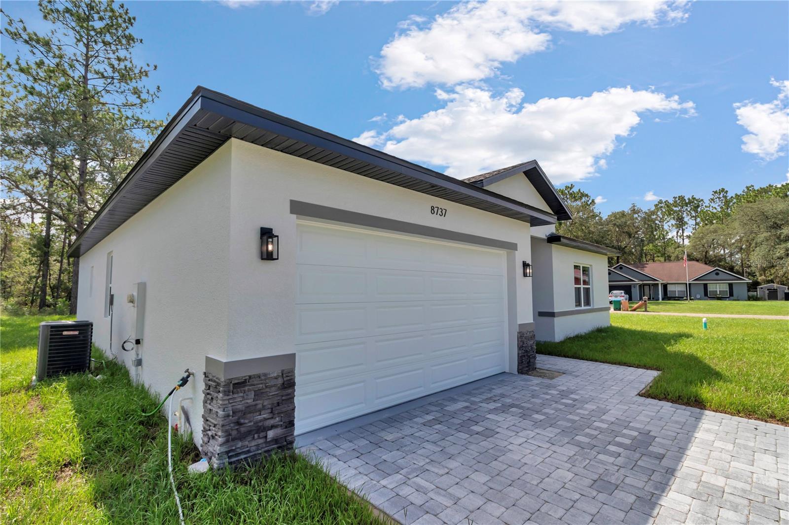 8737 N RAIDIN DRIVE