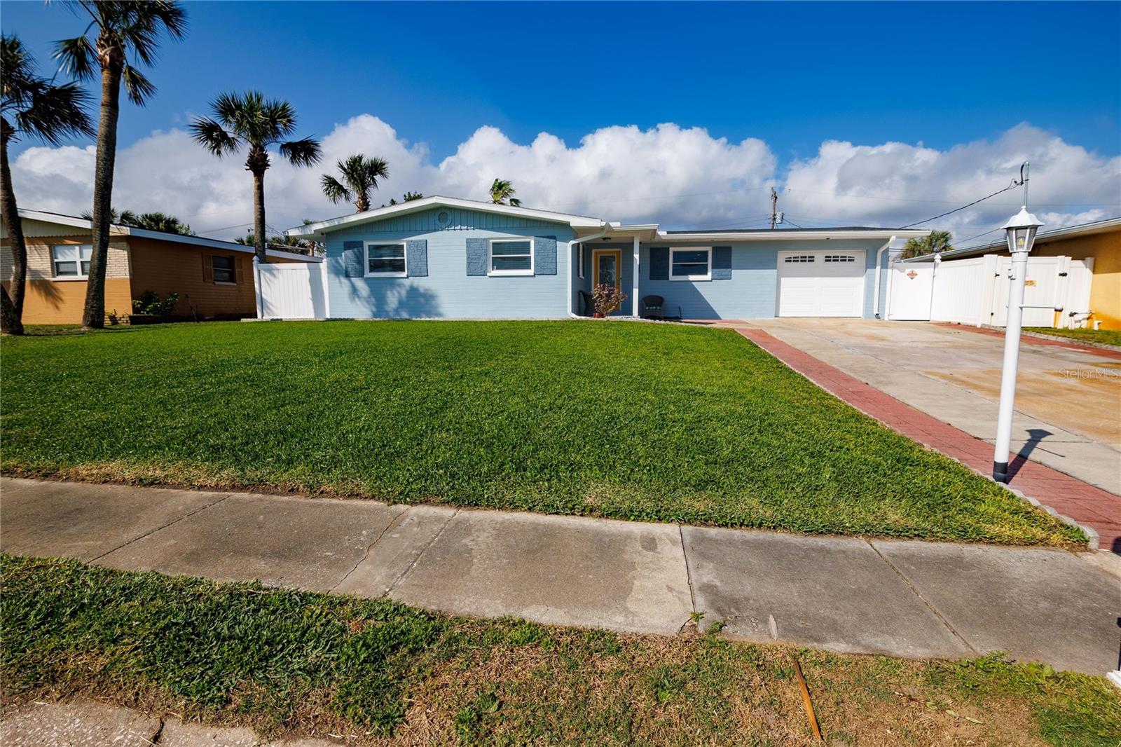 2573 W CORAL WAY