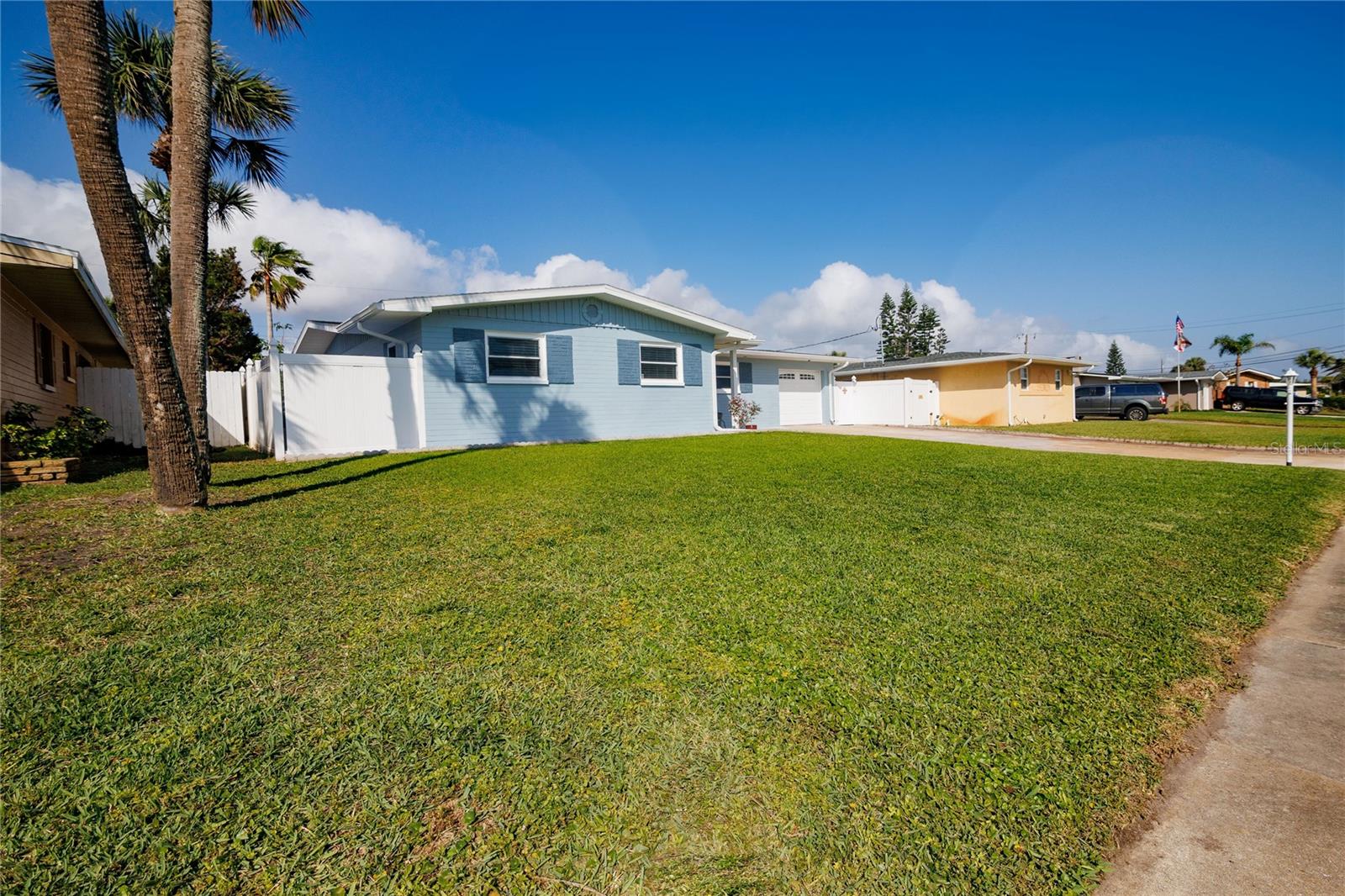 2573 W CORAL WAY