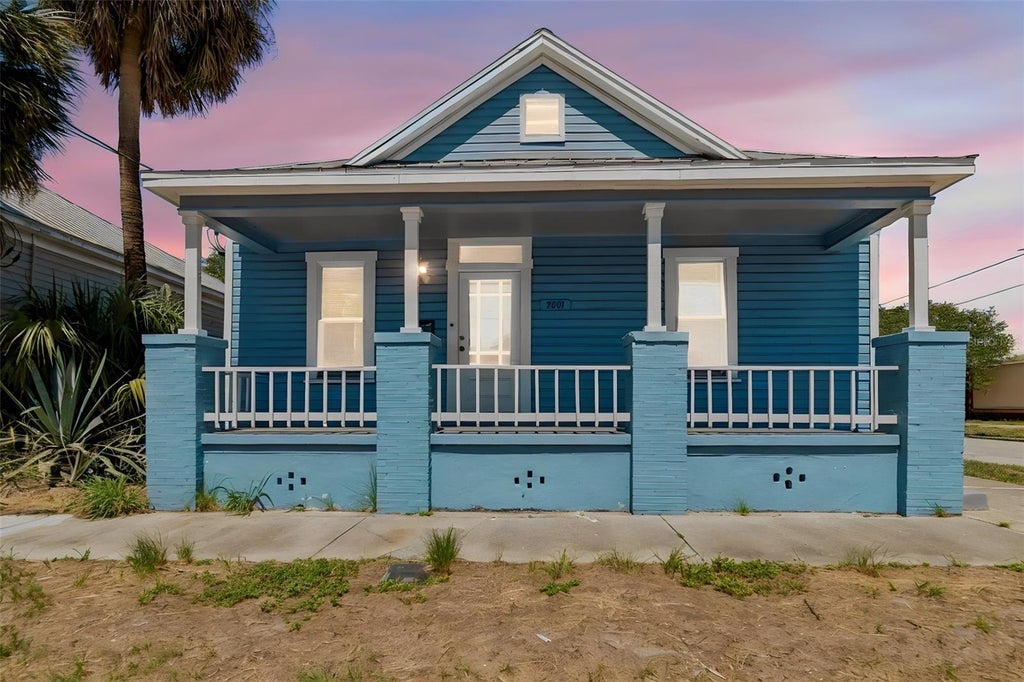 Photo of 2601 N 19th Street, Tampa, FL 33605 (MLS # TB8524684)