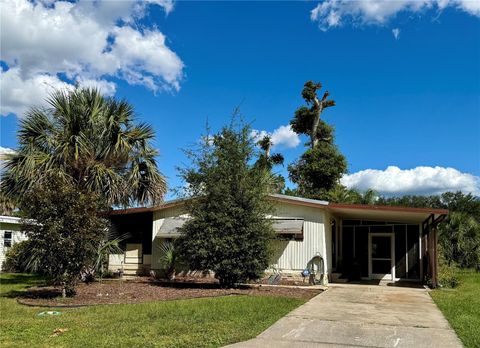 Photo of 116 Cypress Road, Wildwood, FL 34785 (MLS # G5101054)