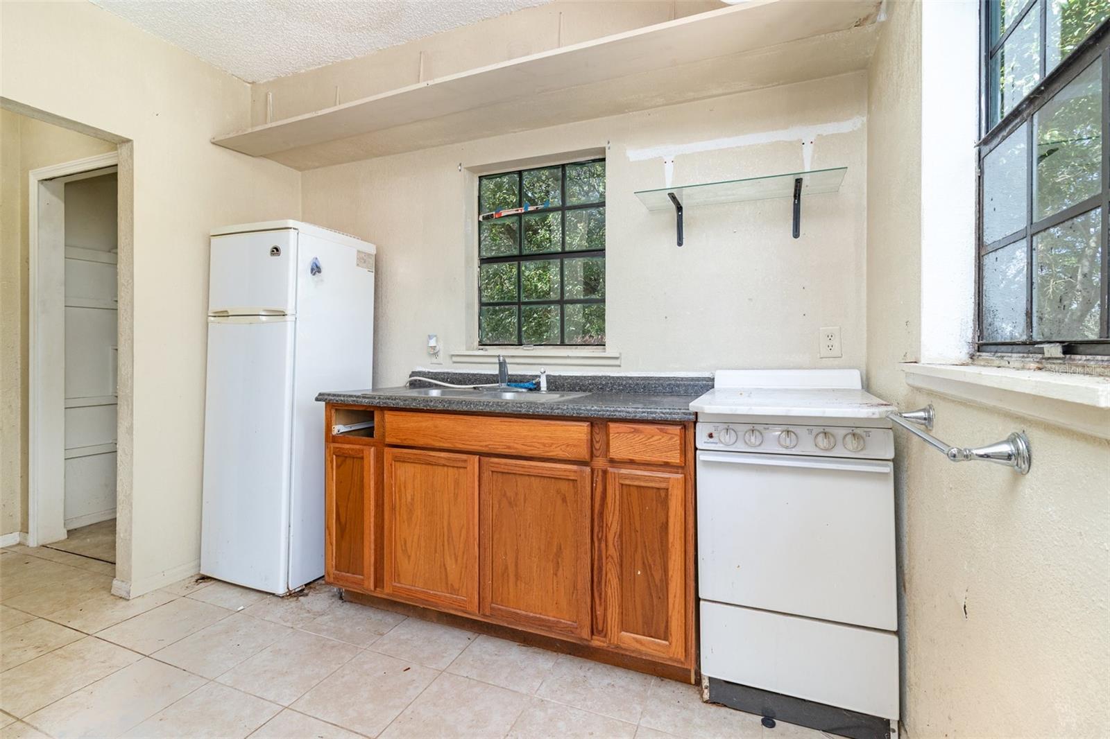 WOODRUFFS SUB FRANK L - Commercial Sale