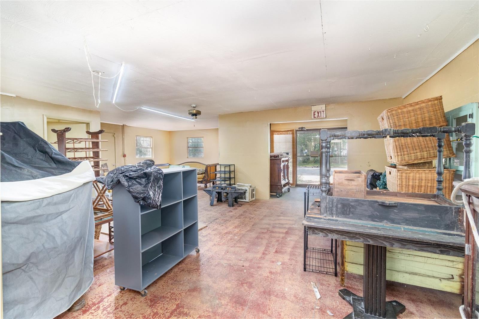 WOODRUFFS SUB FRANK L - Commercial Sale