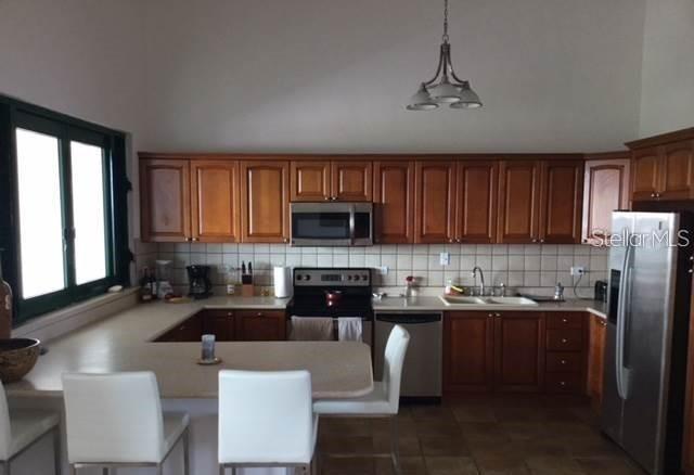 LAS VISTAS DE RIO MAR CL 6 - Residential Lease