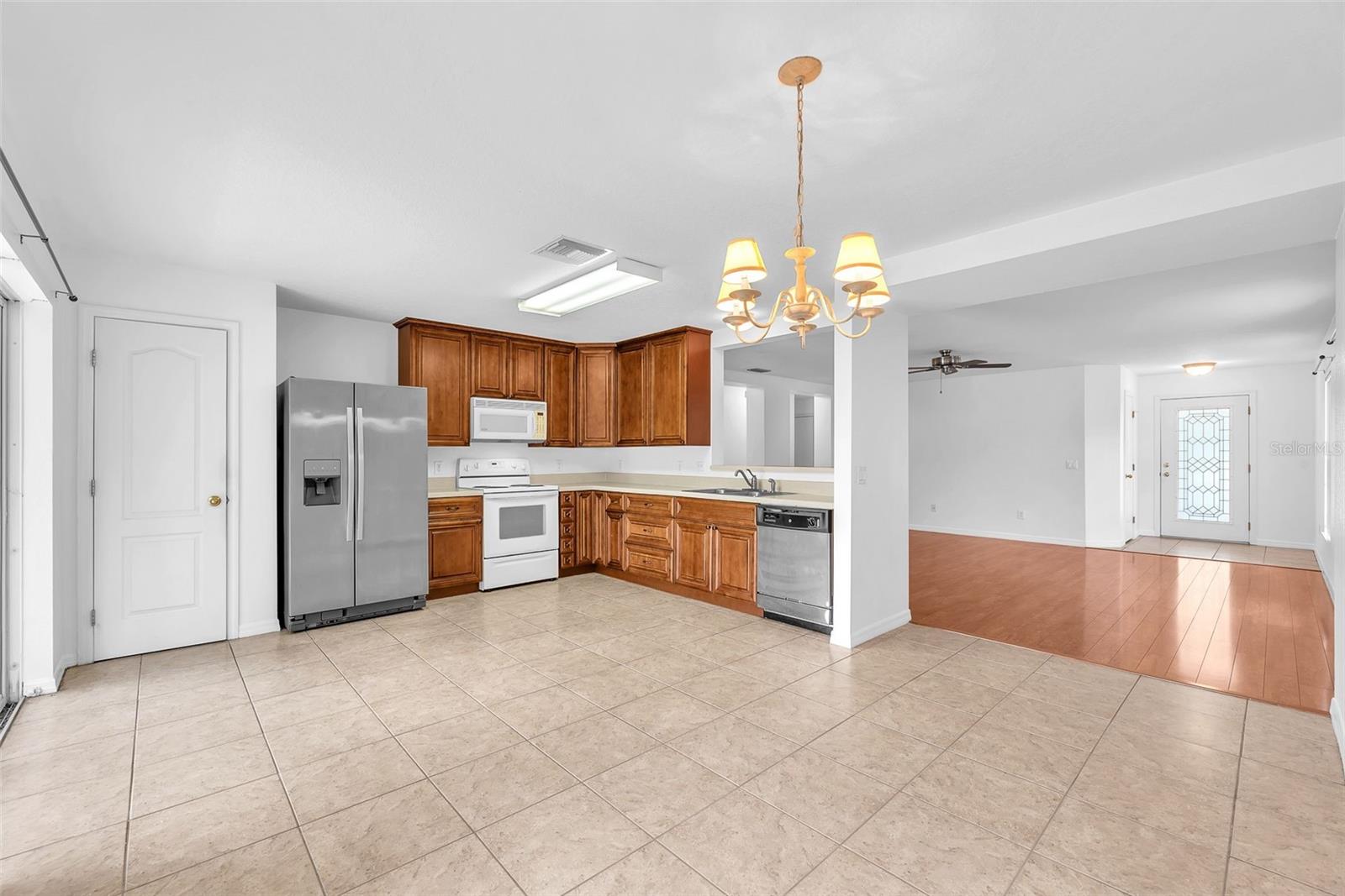 LAKE ST CHARLES UN 13 & 14 - Residential Lease