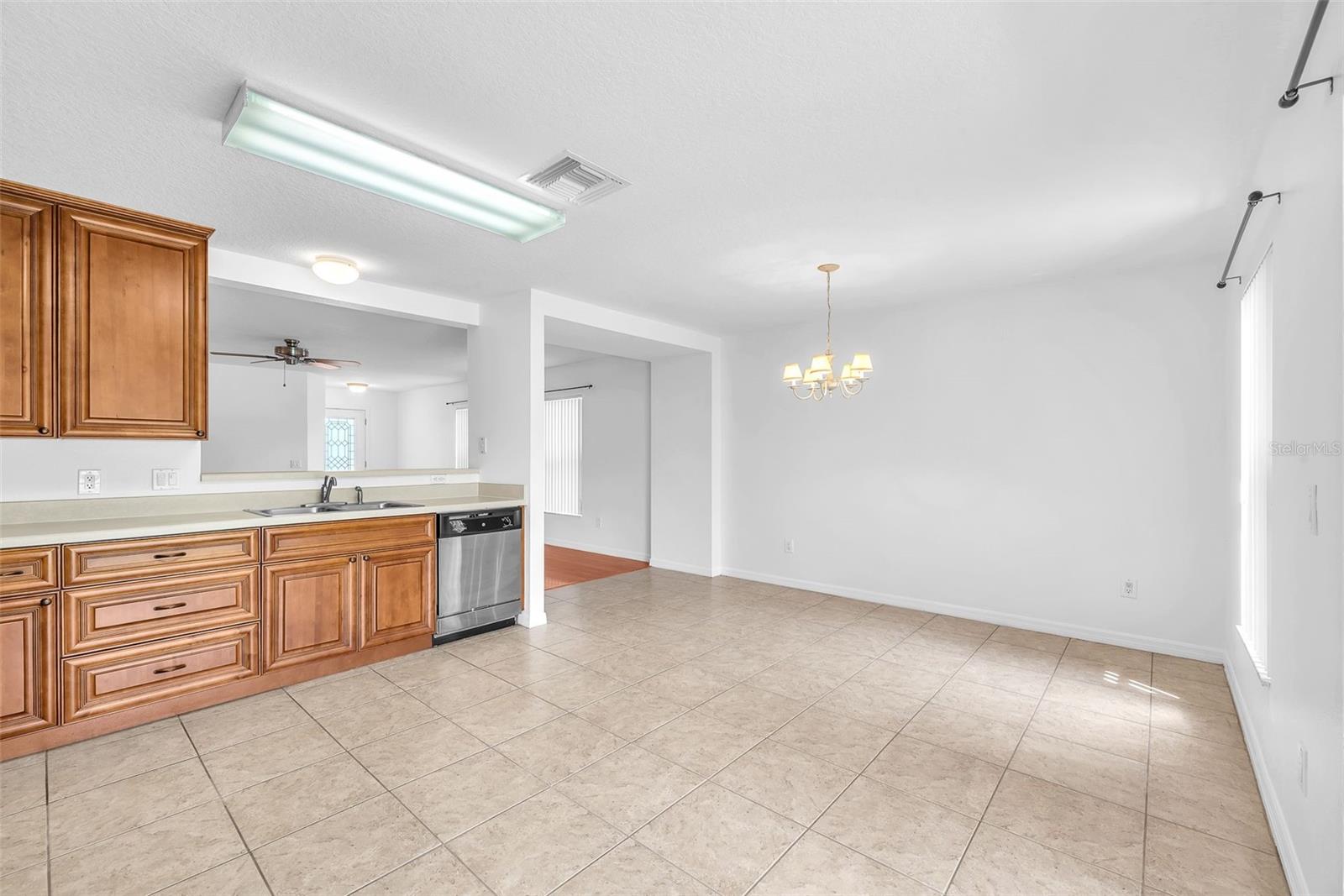 LAKE ST CHARLES UN 13 & 14 - Residential Lease