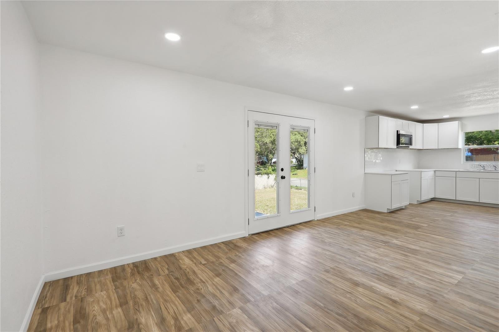 2244 MENOMONEE COURT