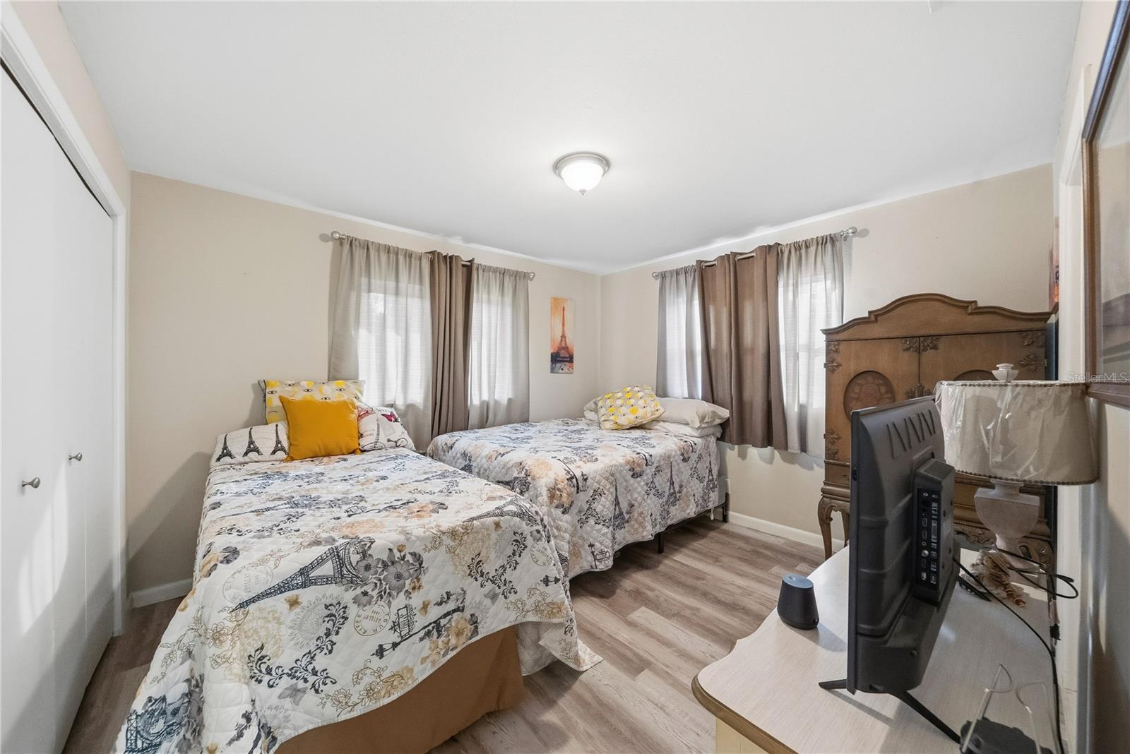 INVERNESS ACRES UNIT 02 AKA INVERNESS VILLAGE - Residential