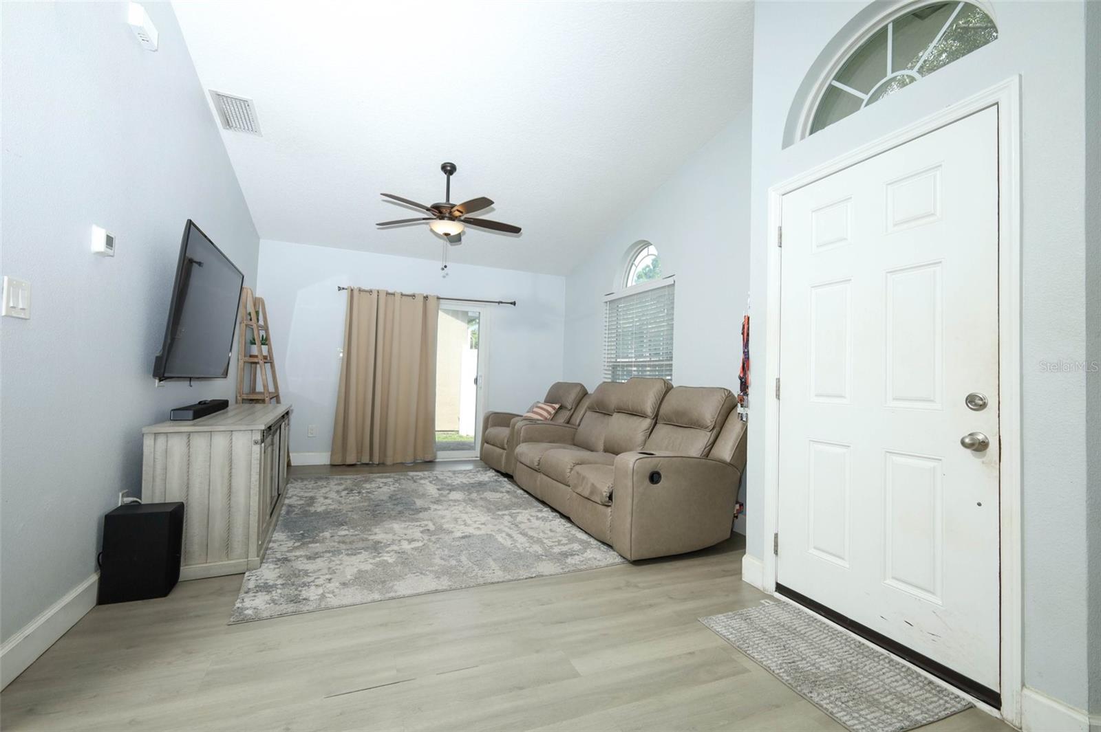 412 HORIZON DRIVE