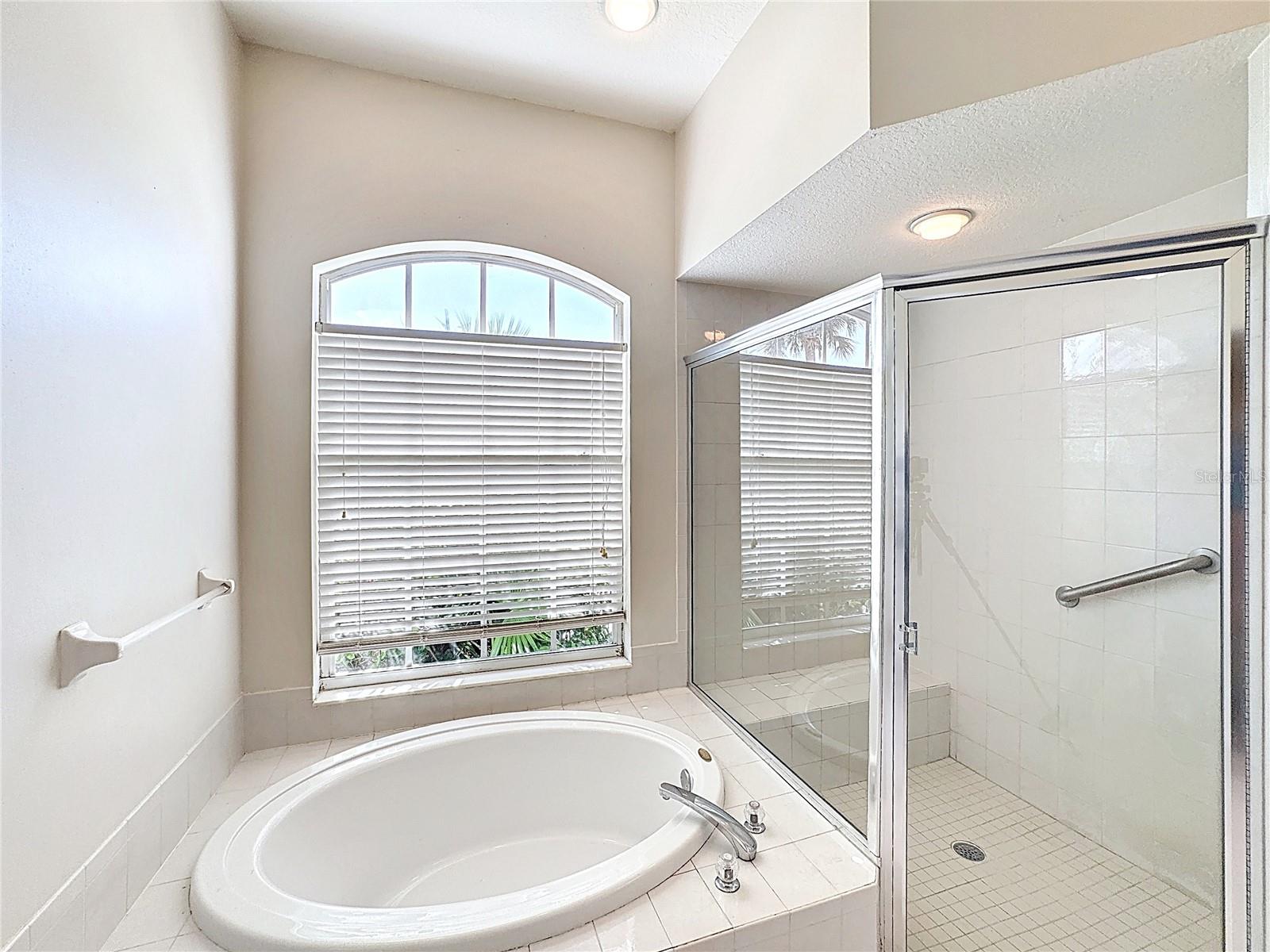 PELICAN POINTE GOLF & COUNTRY CLUB - Residential