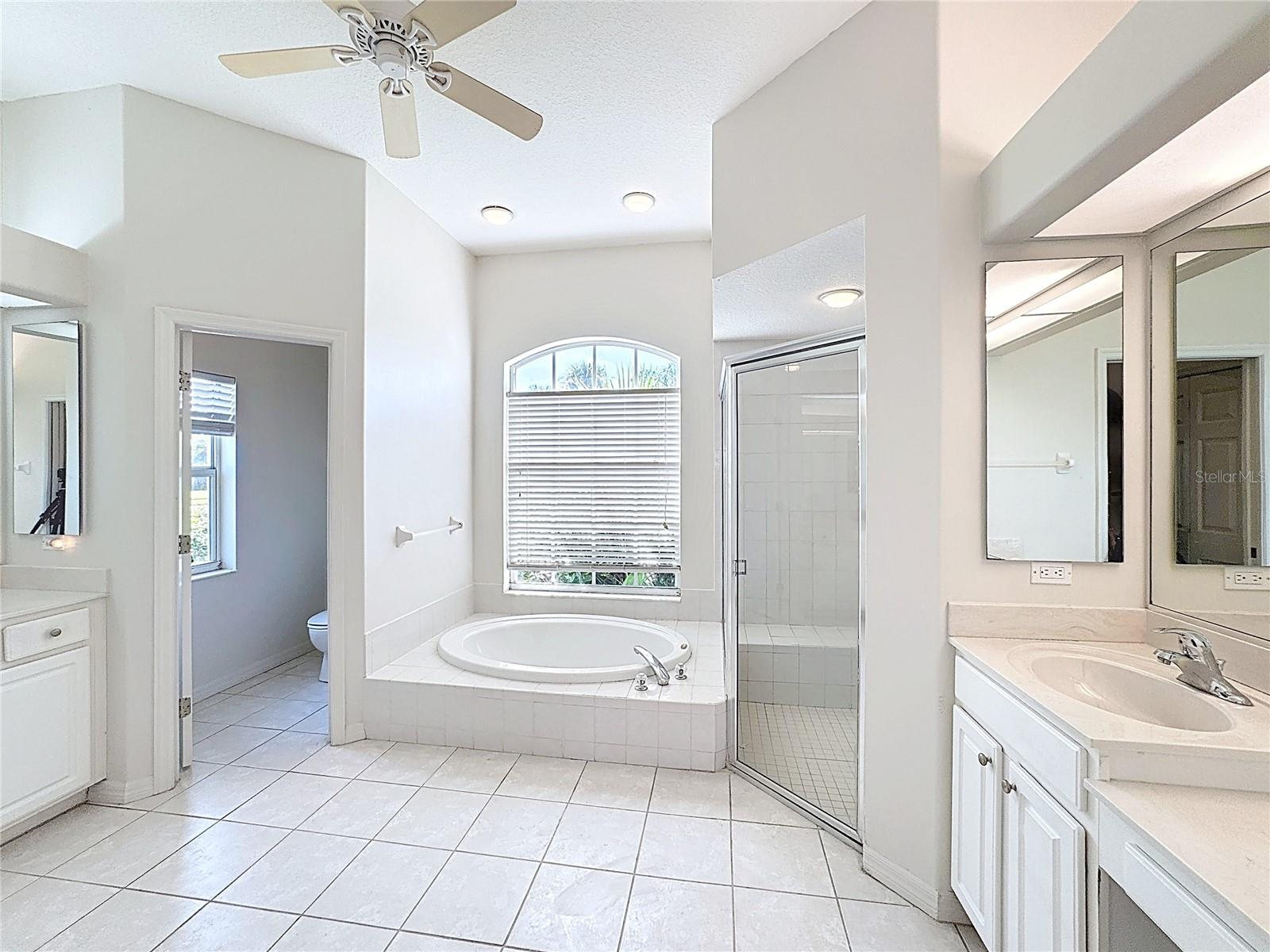 PELICAN POINTE GOLF & COUNTRY CLUB - Residential
