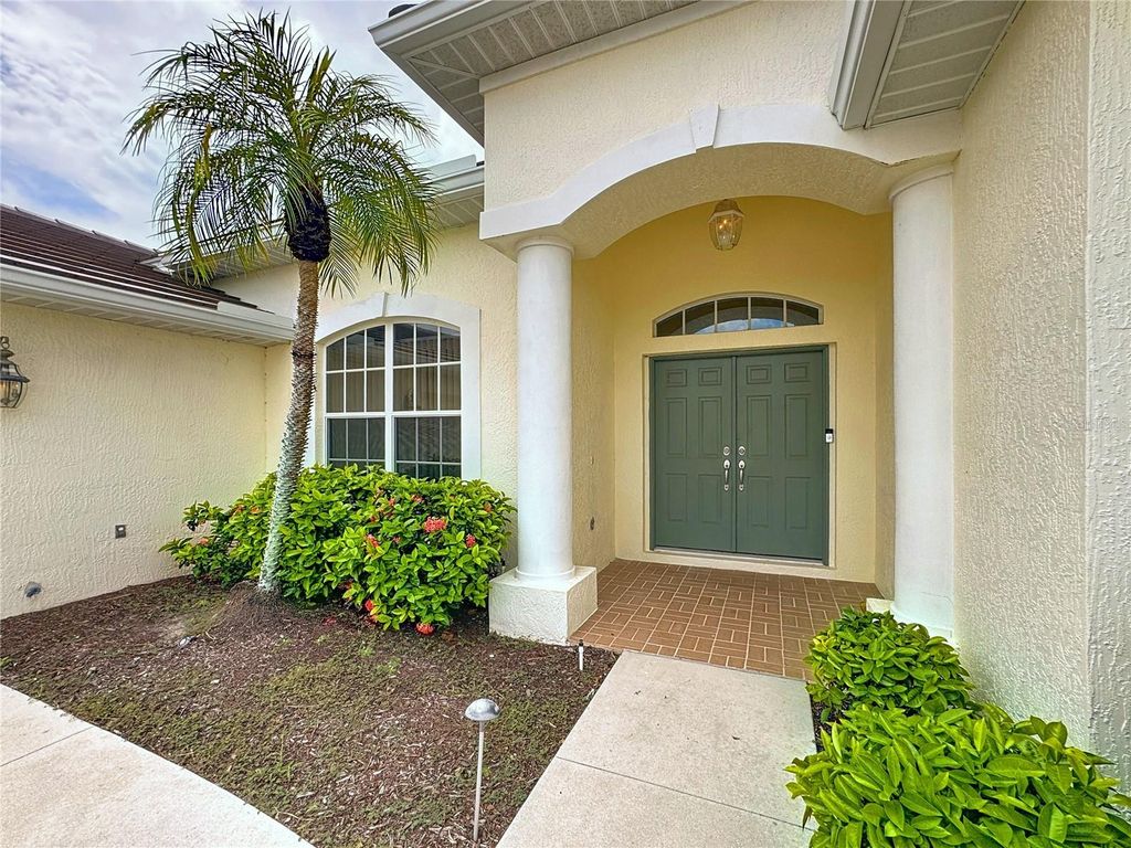 Photo of 600 Cockatoo Circle, Venice, FL 34285 (MLS # N6139812)