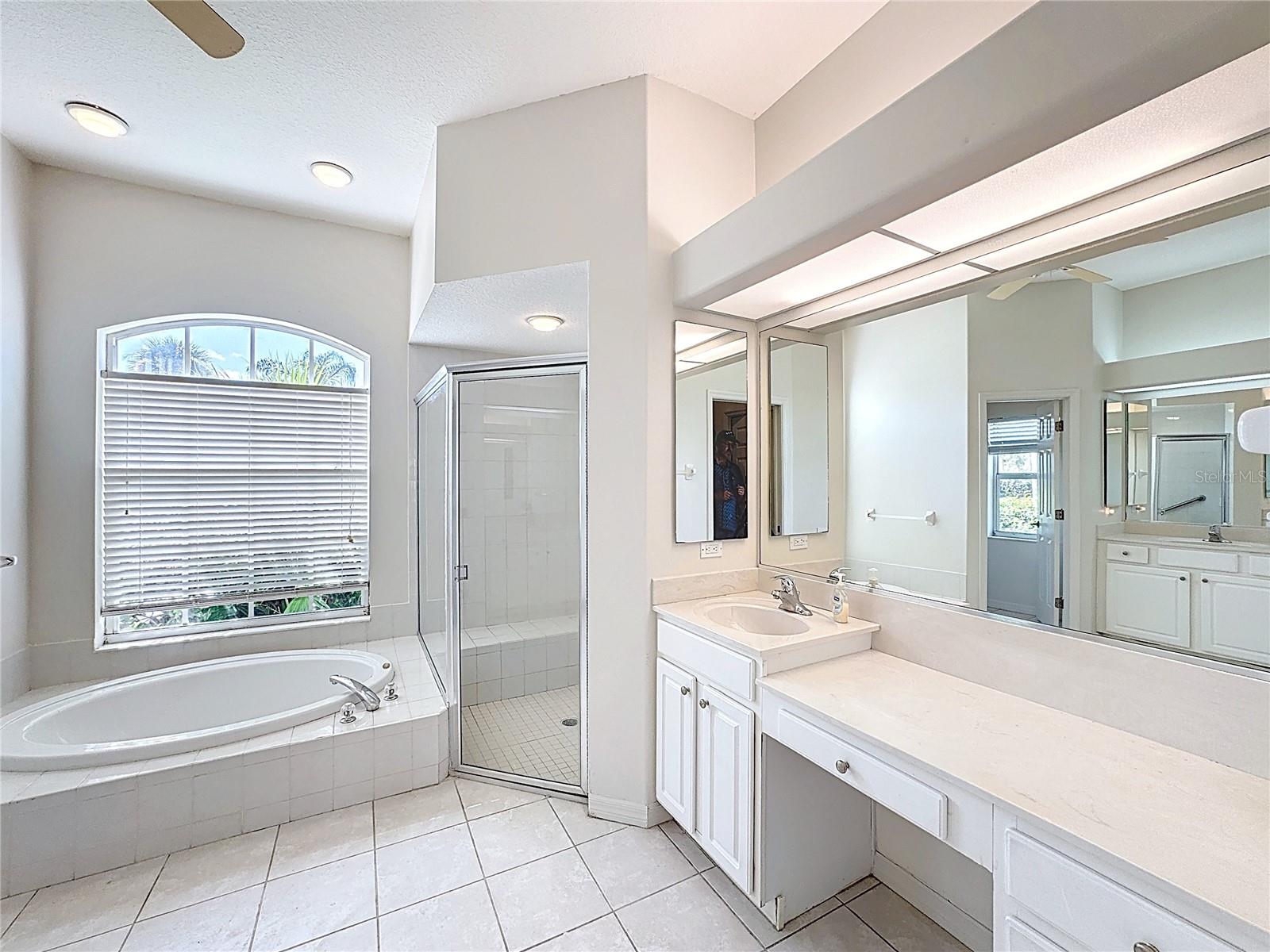 PELICAN POINTE GOLF & COUNTRY CLUB - Residential