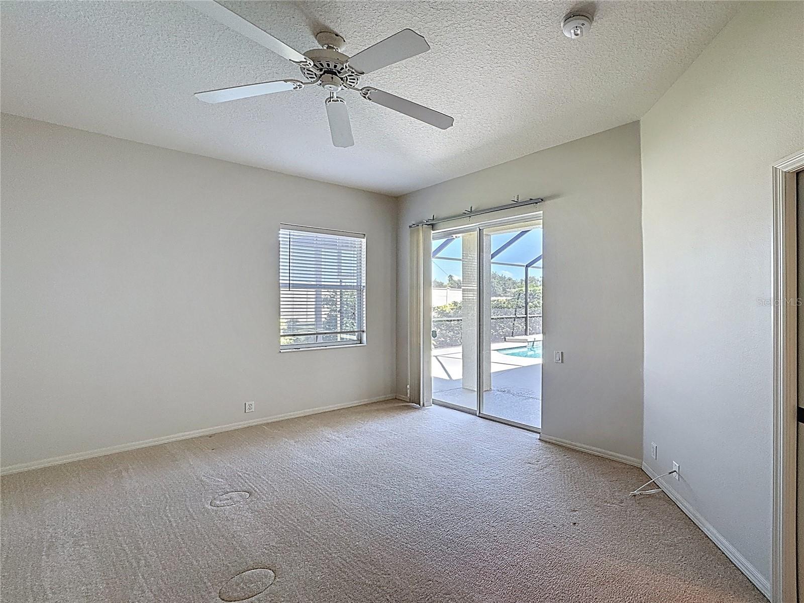 PELICAN POINTE GOLF & COUNTRY CLUB - Residential