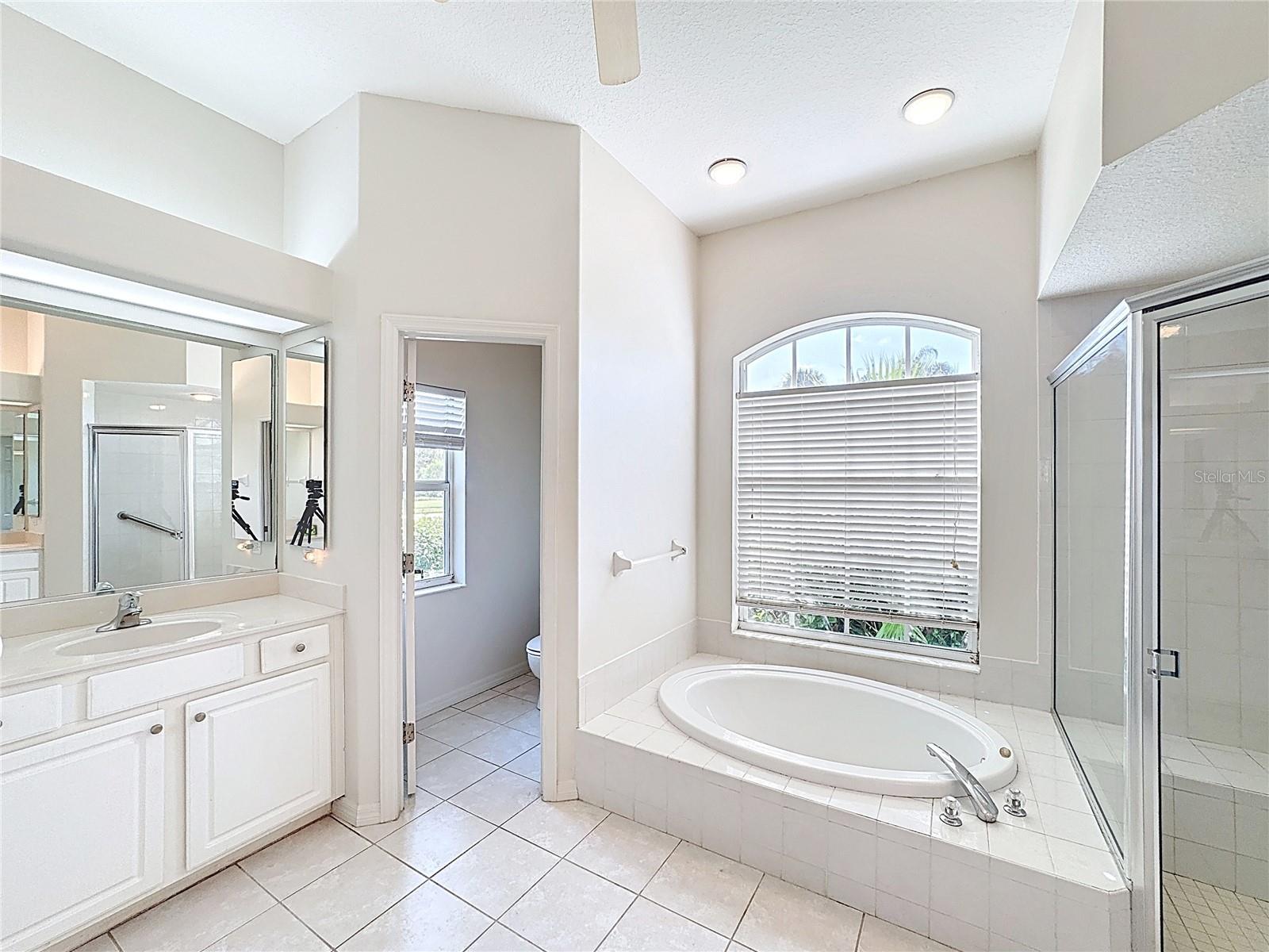 PELICAN POINTE GOLF & COUNTRY CLUB - Residential