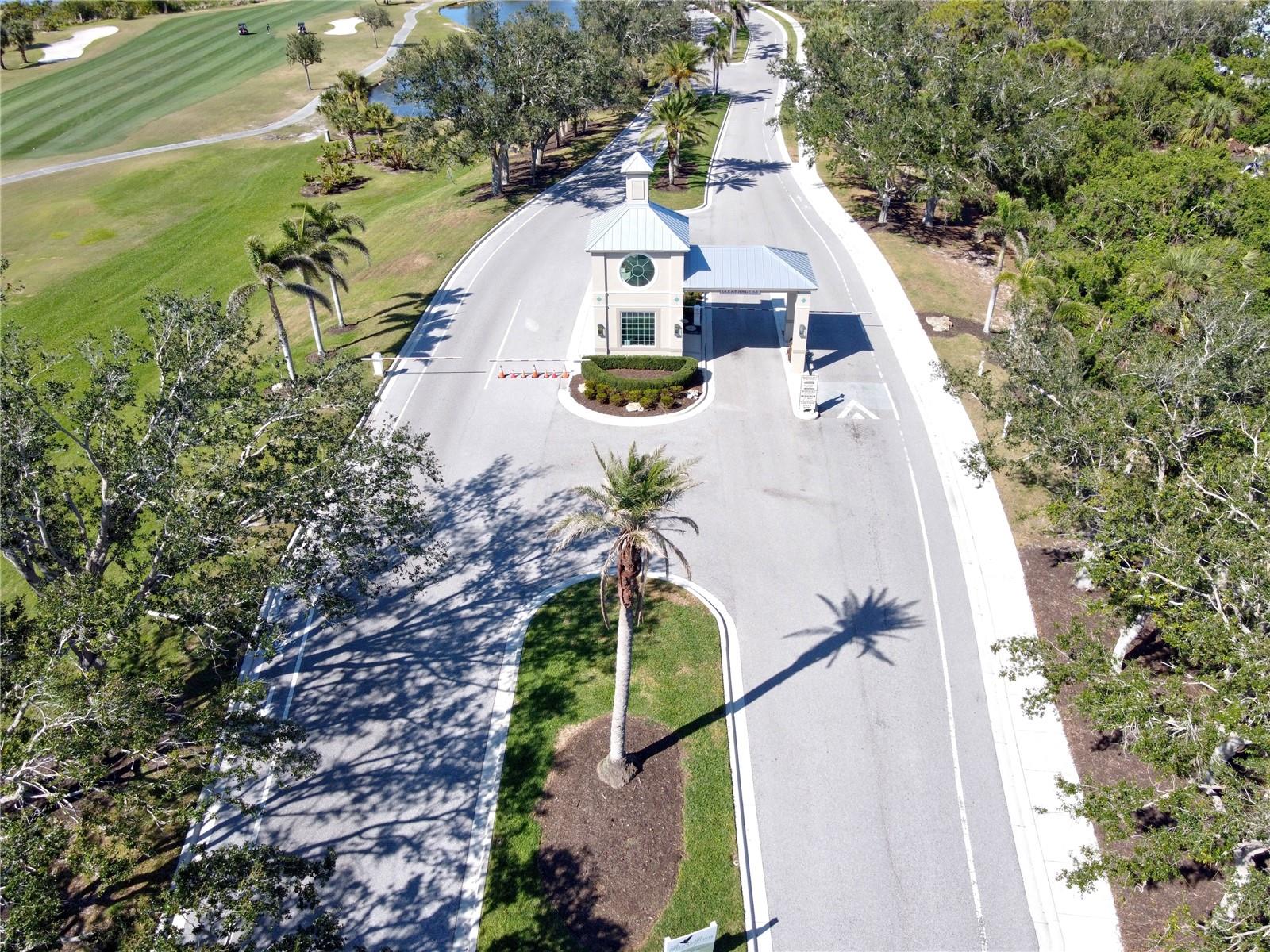 PELICAN POINTE GOLF & COUNTRY CLUB - Residential