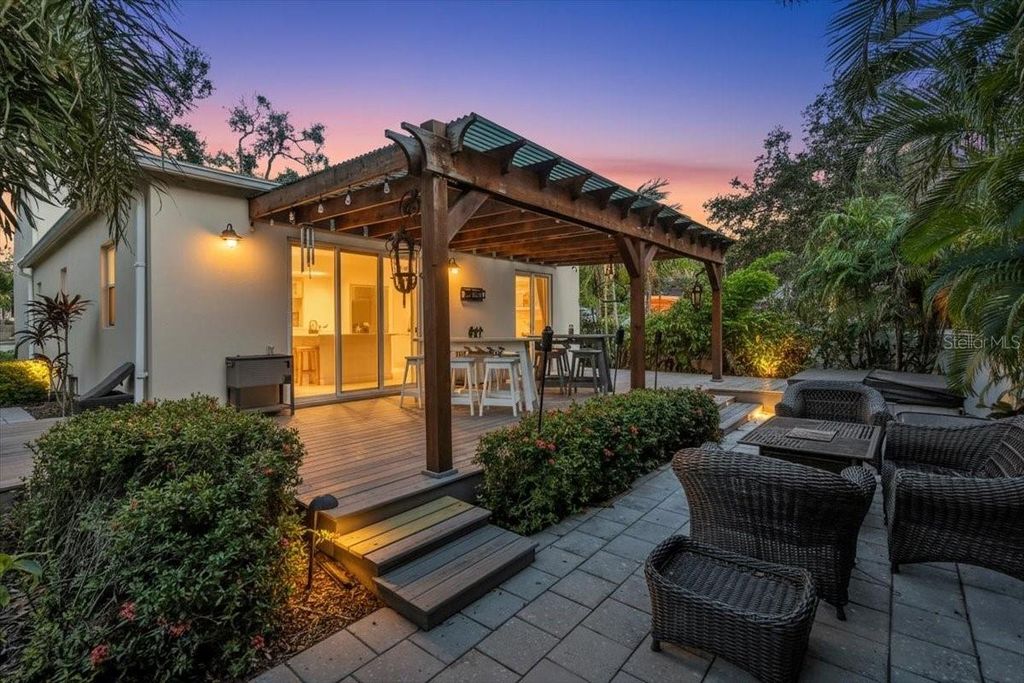 Photo of 2224 Tami Sola Street, Sarasota, FL 34237 (MLS # A4674515)