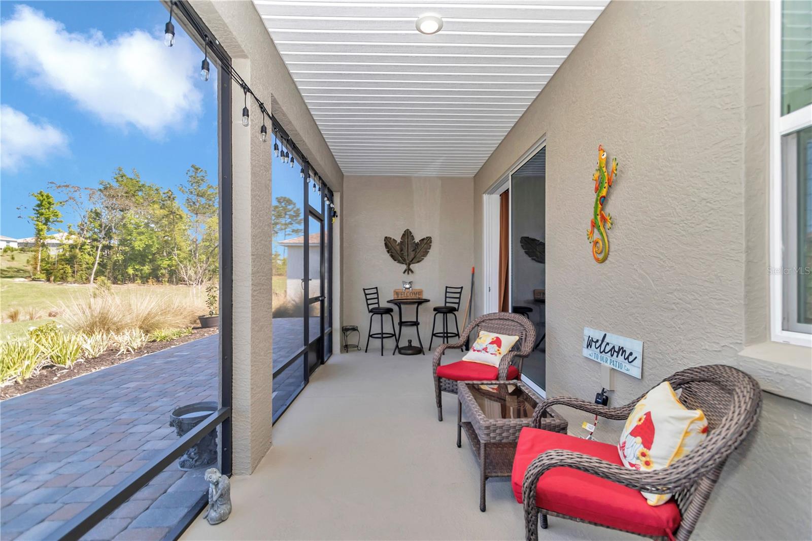 ON TOP OF THE WORLD - Residential