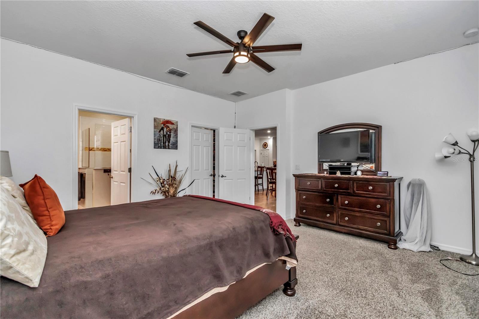 ON TOP OF THE WORLD - Residential