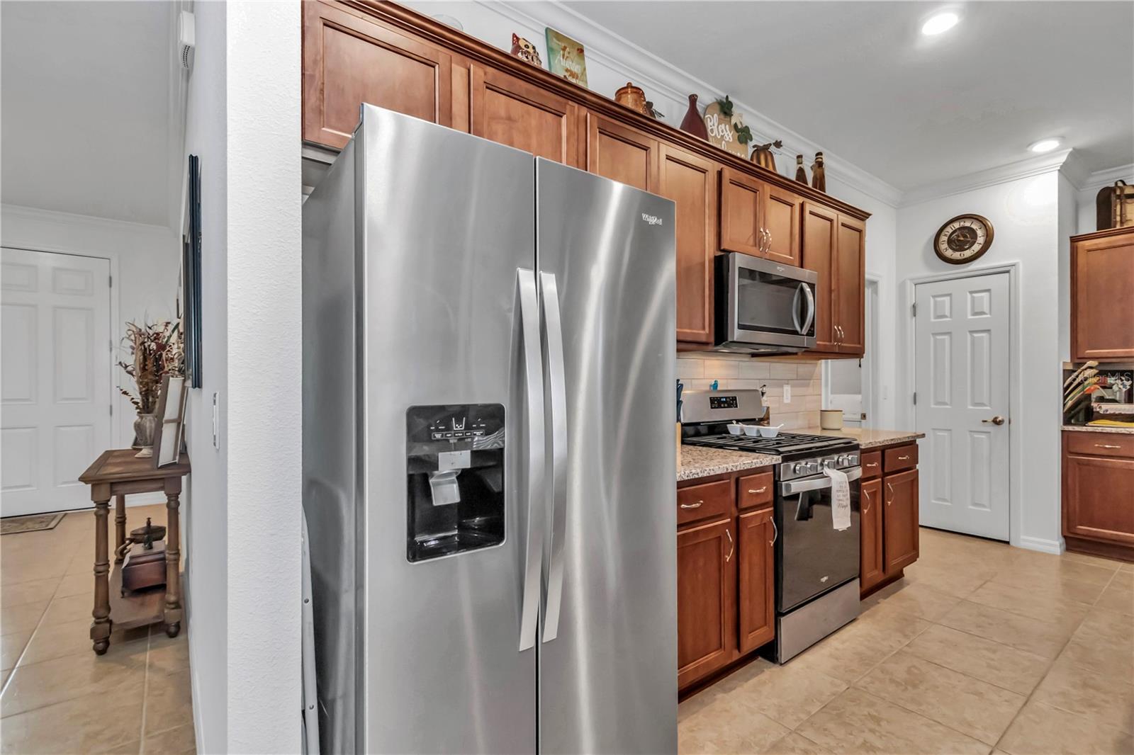 ON TOP OF THE WORLD - Residential